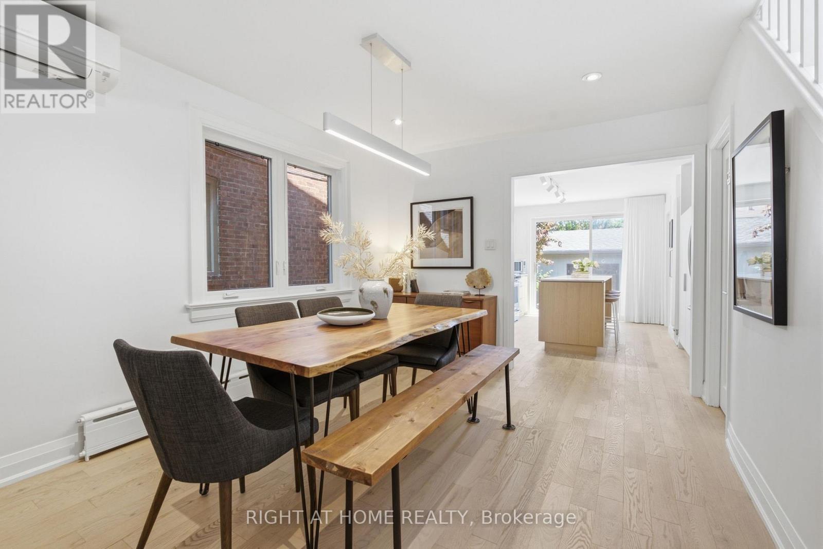 7 Hector Avenue, Toronto, Ontario  M6G 3G2 - Photo 7 - C13570050