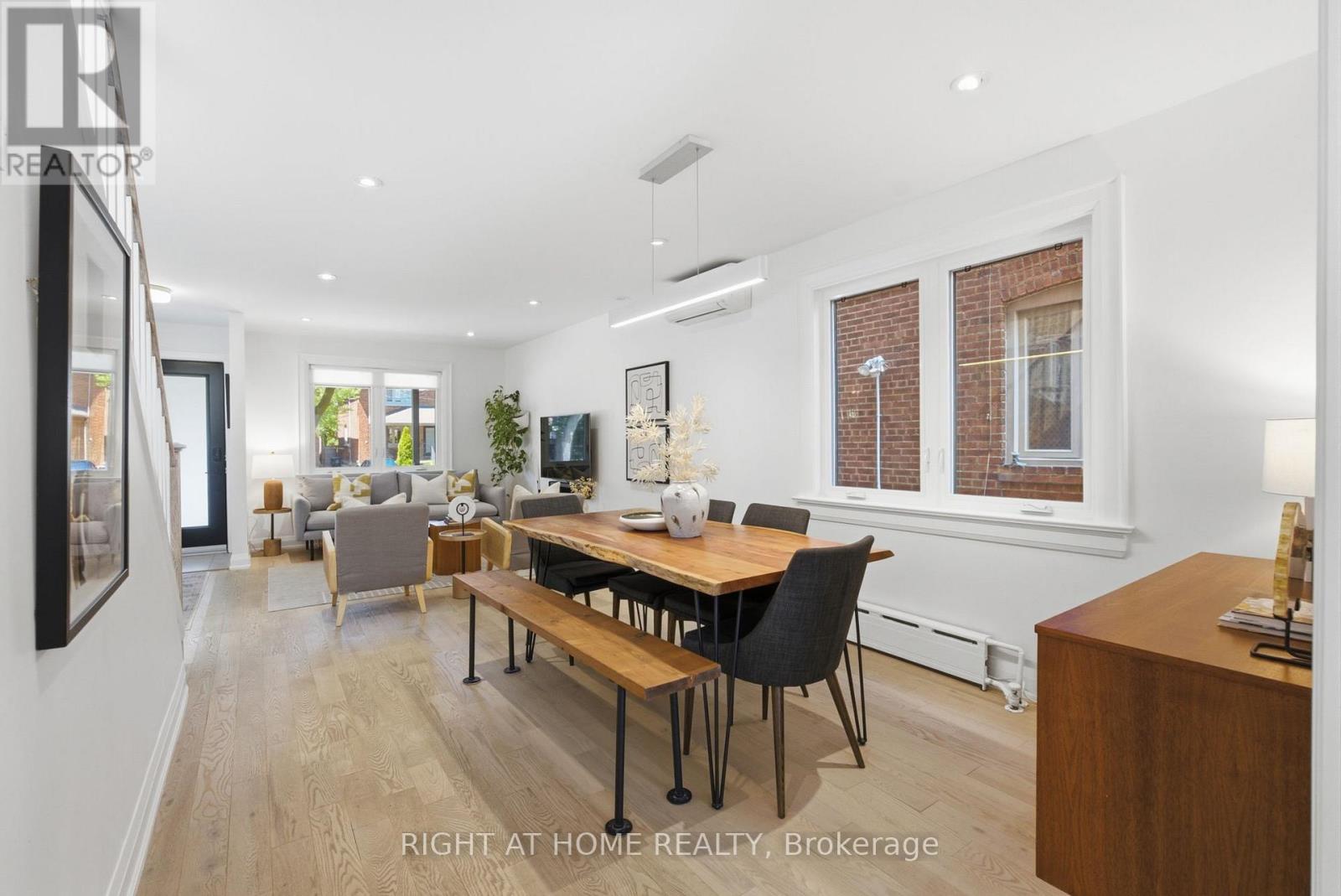 7 Hector Avenue, Toronto, Ontario  M6G 3G2 - Photo 8 - C13570050
