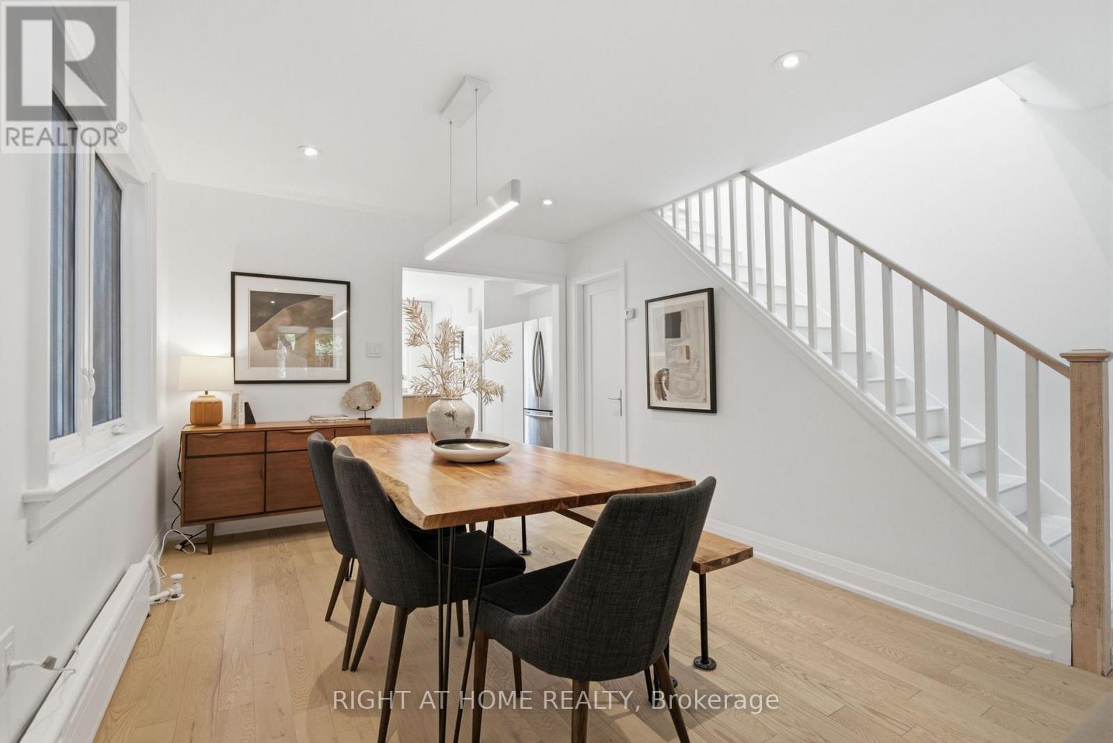 7 Hector Avenue, Toronto, Ontario  M6G 3G2 - Photo 9 - C13570050