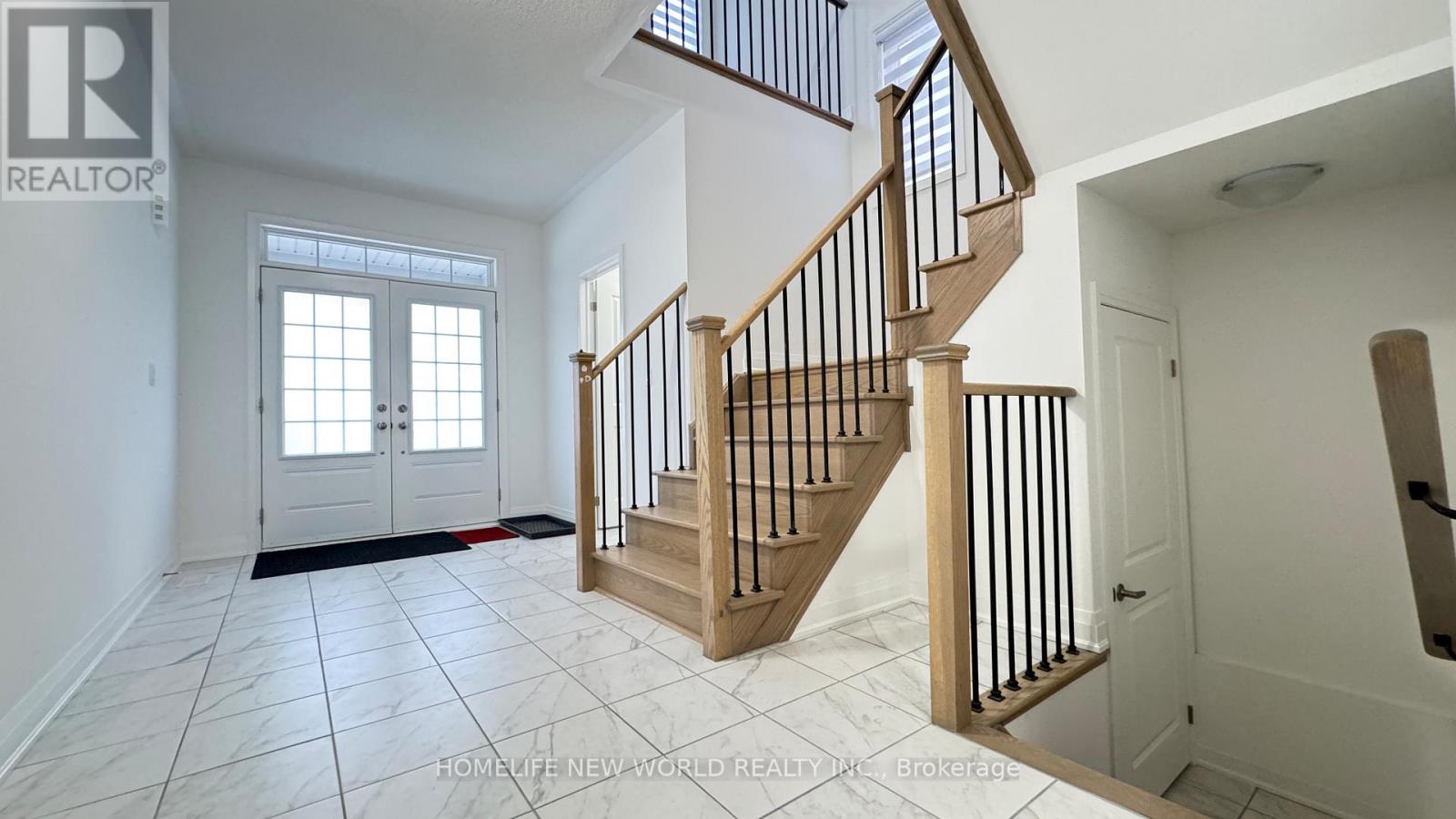 33 Marlene Johnston Drive, East Gwillimbury, Ontario L9N 0W7 - Photo 2 - N13569992