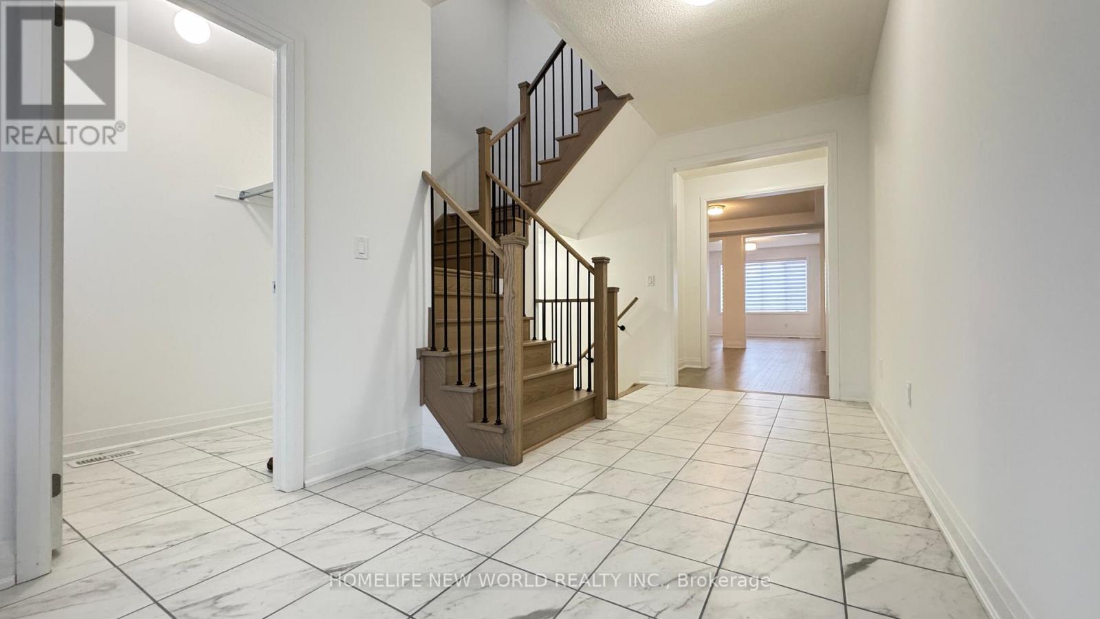 33 Marlene Johnston Drive, East Gwillimbury, Ontario L9N 0W7 - Photo 3 - N13569992