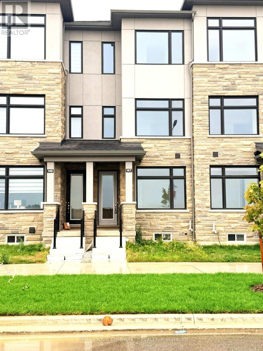147 BERCZY GREEN DRIVE