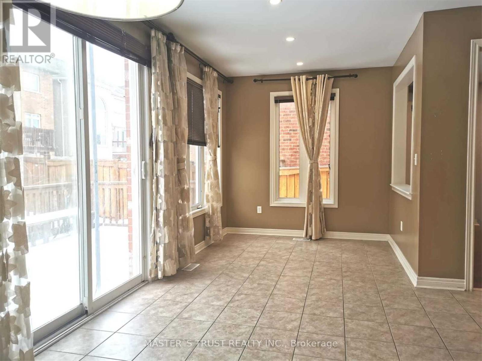 213 River Ridge Boulevard, Aurora, Ontario L4G 7T7 - Photo 12 - N13570090
