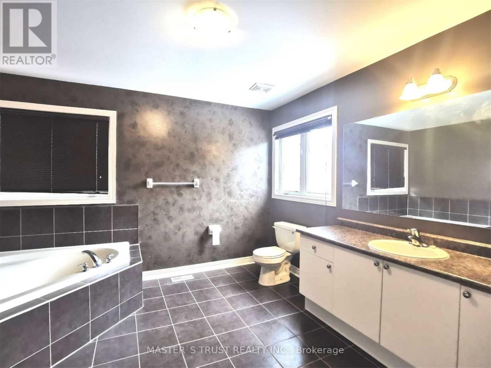 213 River Ridge Boulevard, Aurora, Ontario L4G 7T7 - Photo 23 - N13570090