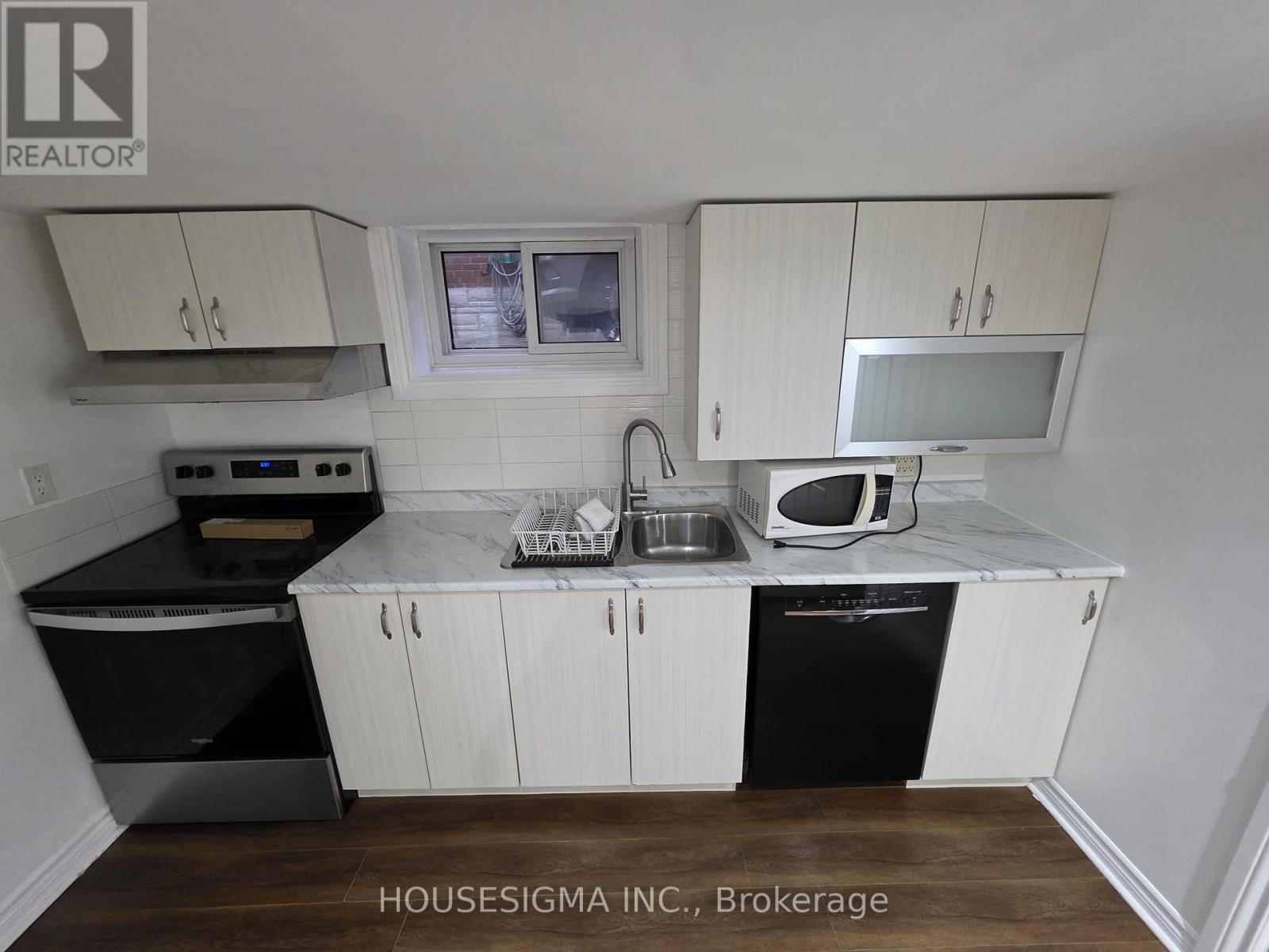 Bsmt - 30 Silvercrest Avenue, Toronto, Ontario M8W 2S4 - Photo 3 - W13570004