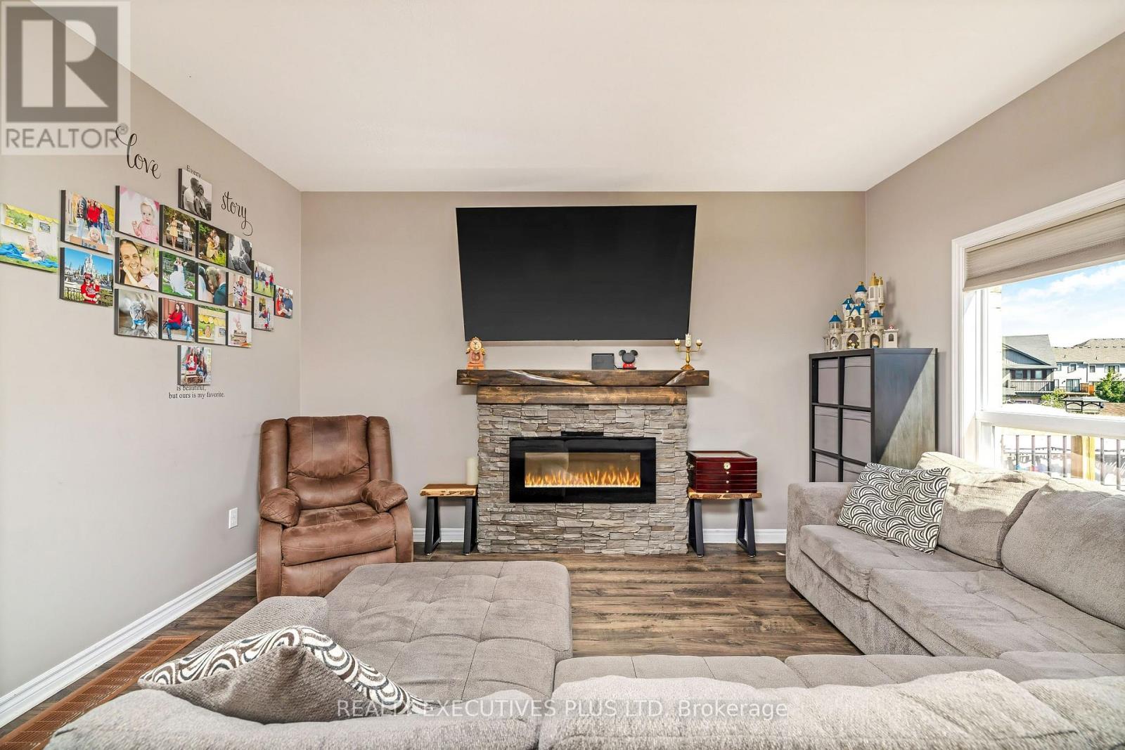56 Dinnick Crescent, Orangeville, Ontario L9W 0B7 - Photo 12 - W13570054