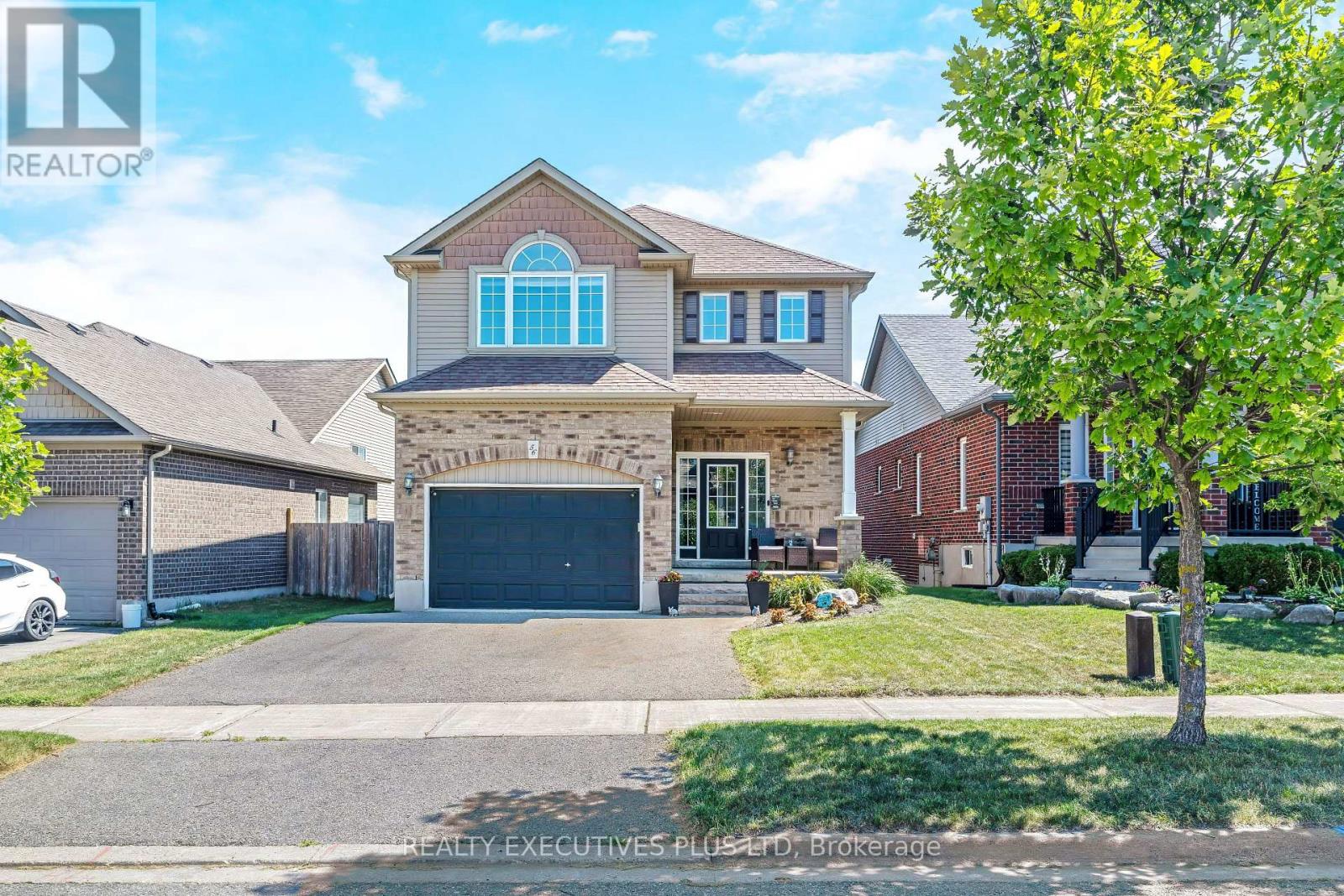 56 Dinnick Crescent, Orangeville, Ontario L9W 0B7 - Photo 2 - W13570054