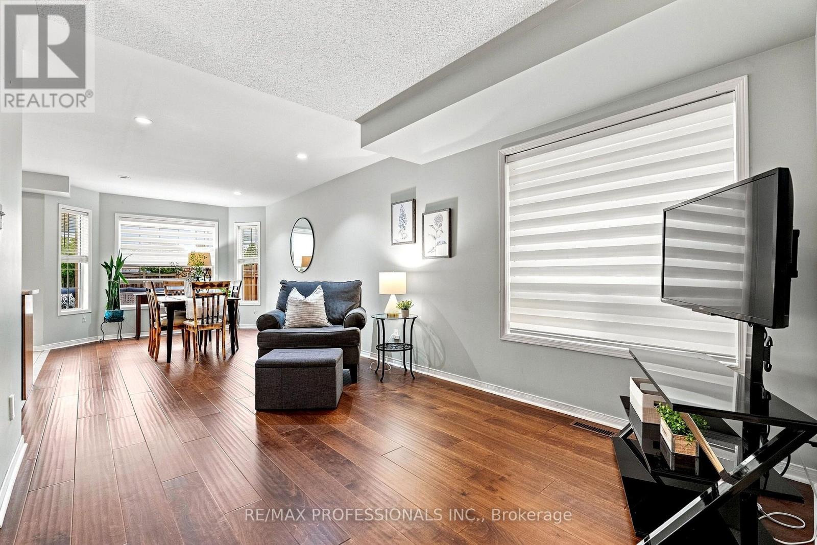 137 Dominion Gardens Drive, Halton Hills, Ontario L7G 6B6 - Photo 11 - W13570058