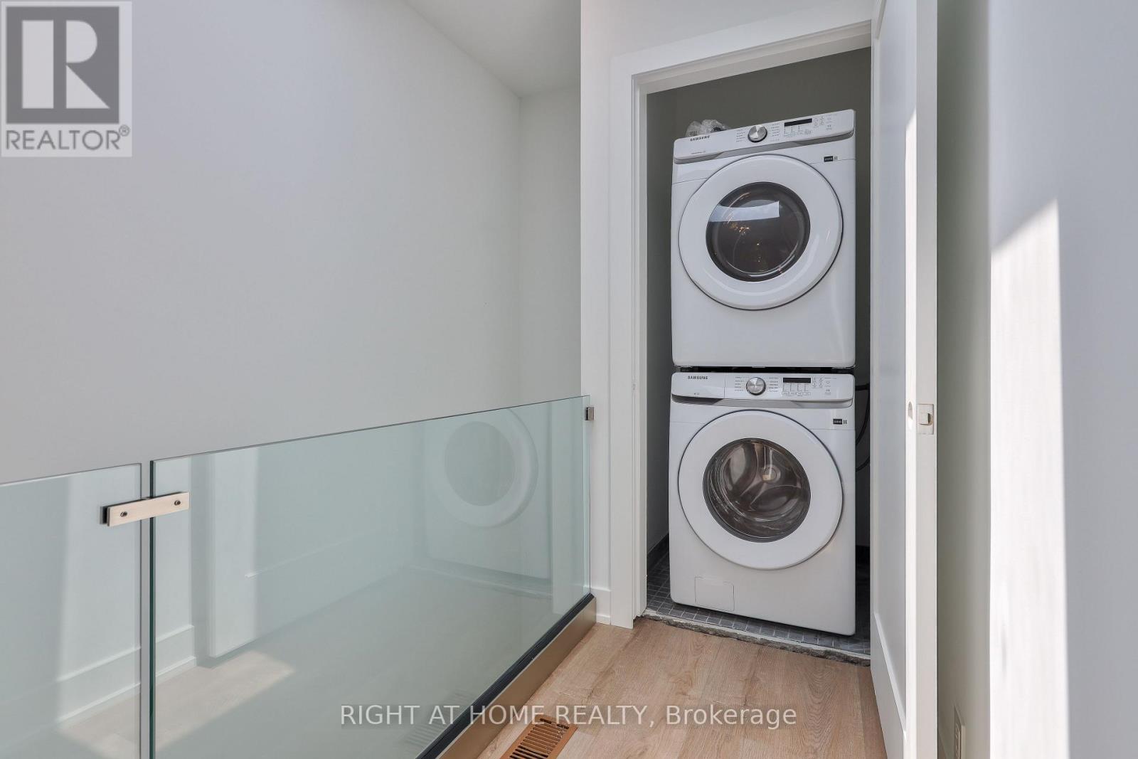 Laneway House - 266 Indian Grove, Toronto, Ontario M6P 2H5 - Photo 16 - W13570118