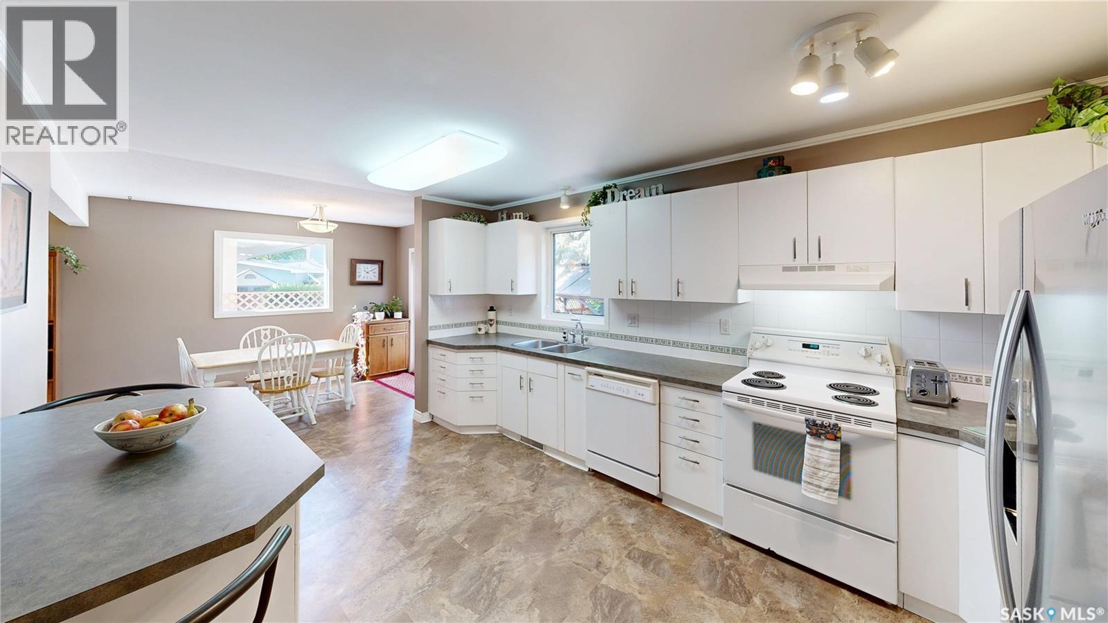 2902 Lacon Street, Regina, Saskatchewan  S4N 2A8 - Photo 12 - SK042736