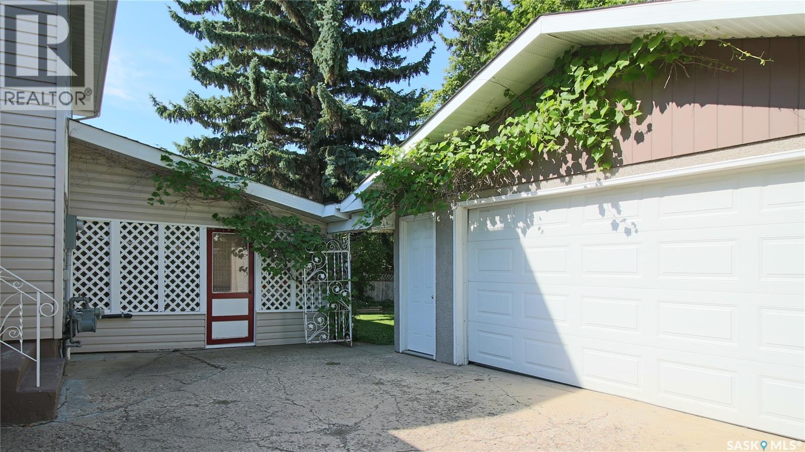 2902 Lacon Street, Regina, Saskatchewan  S4N 2A8 - Photo 45 - SK042736