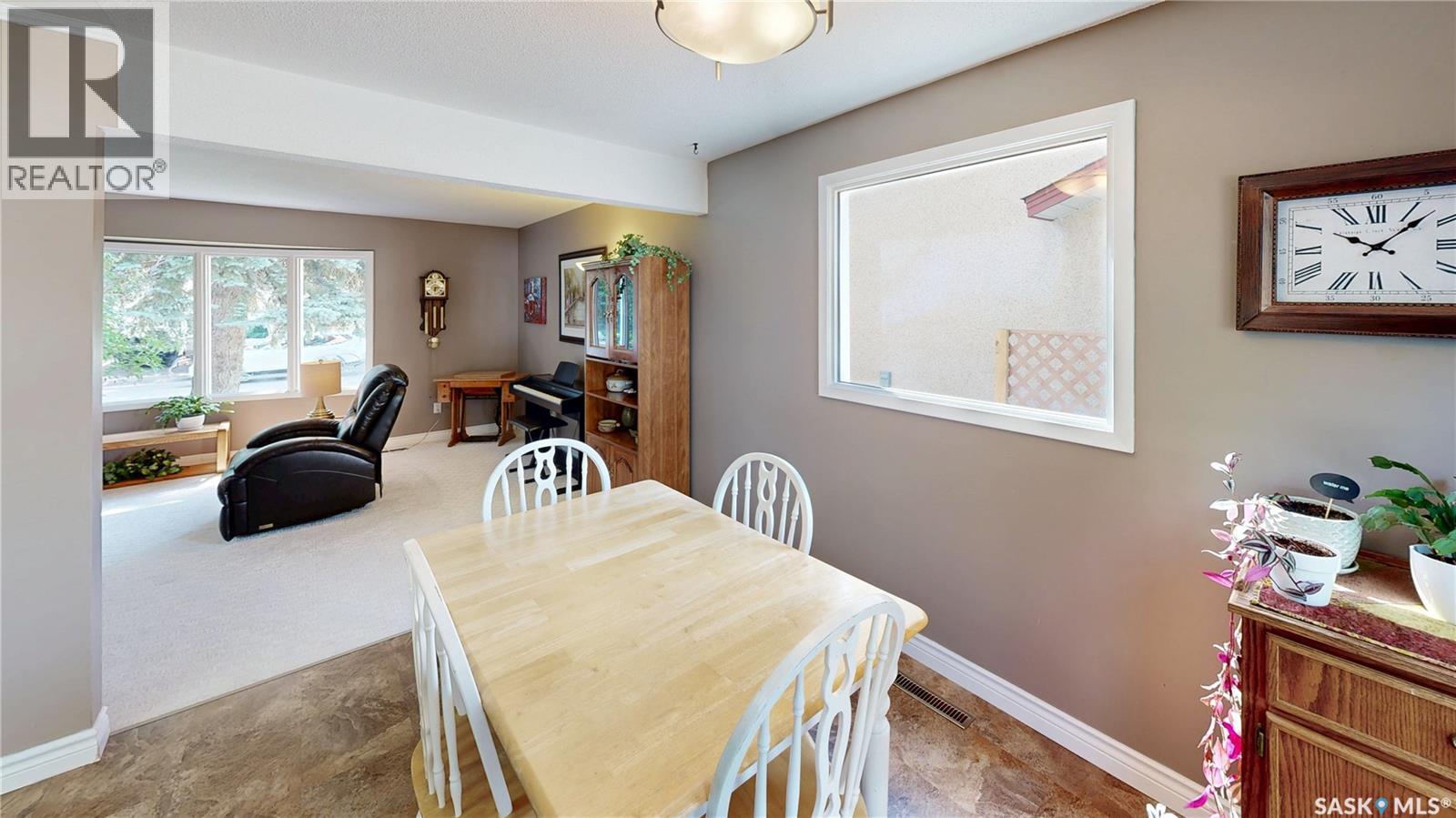 2902 Lacon Street, Regina, Saskatchewan  S4N 2A8 - Photo 8 - SK042736