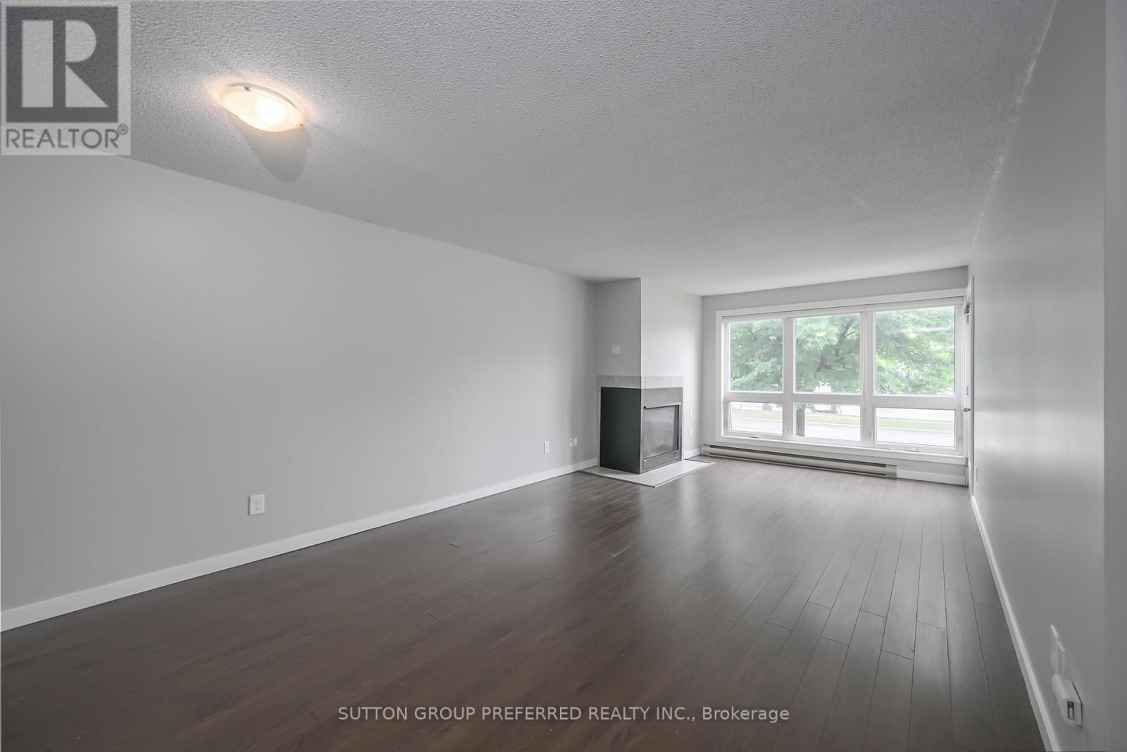 202 - 15 Jacksway Crescent, London North (North G), Ontario  N5X 3T8 - Photo 2 - X13570240