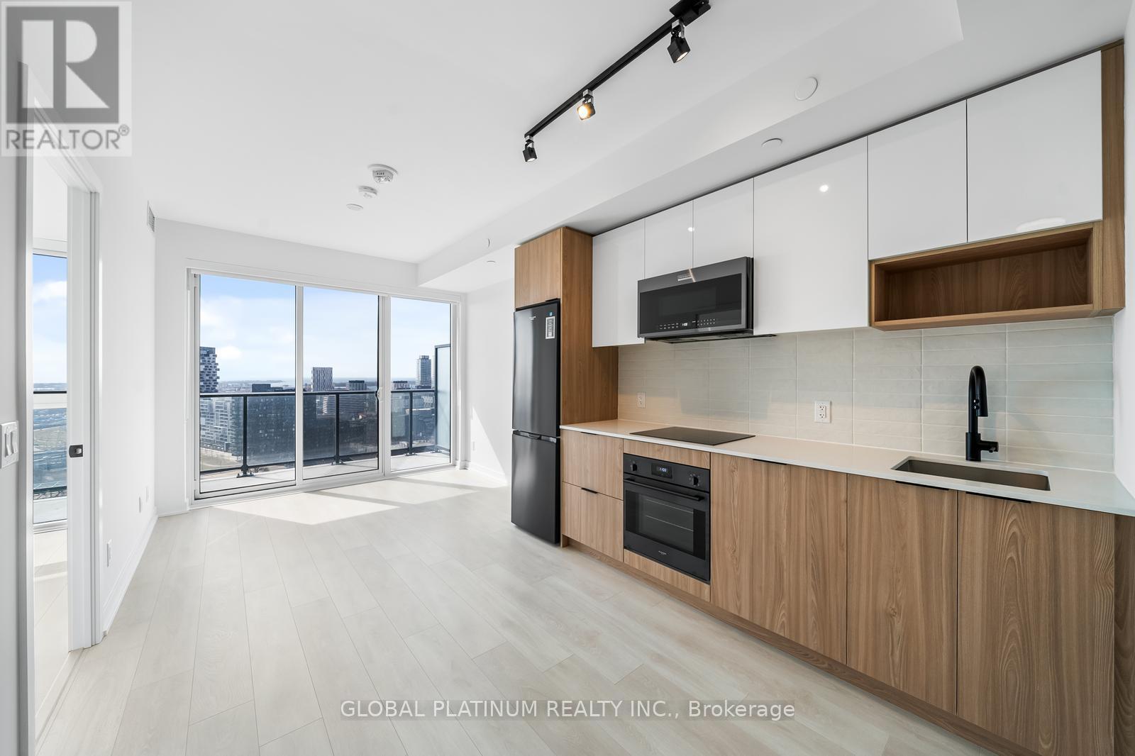 2103 - 5 DEFRIES STREET, Toronto (Regent Park)