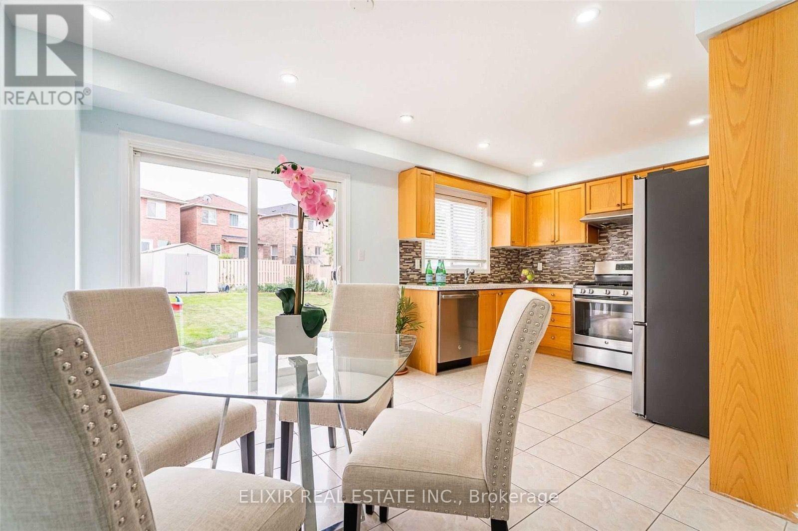 Upper Level - 29 Timbertop Crescent, Brampton, Ontario  L6R 3J1 - Photo 12 - W13570182