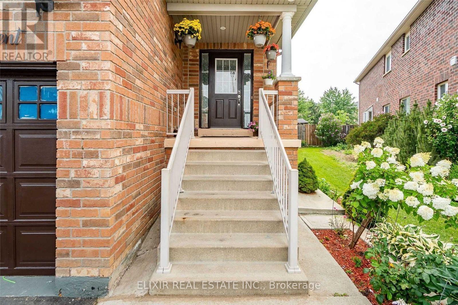 Upper Level - 29 Timbertop Crescent, Brampton, Ontario  L6R 3J1 - Photo 2 - W13570182