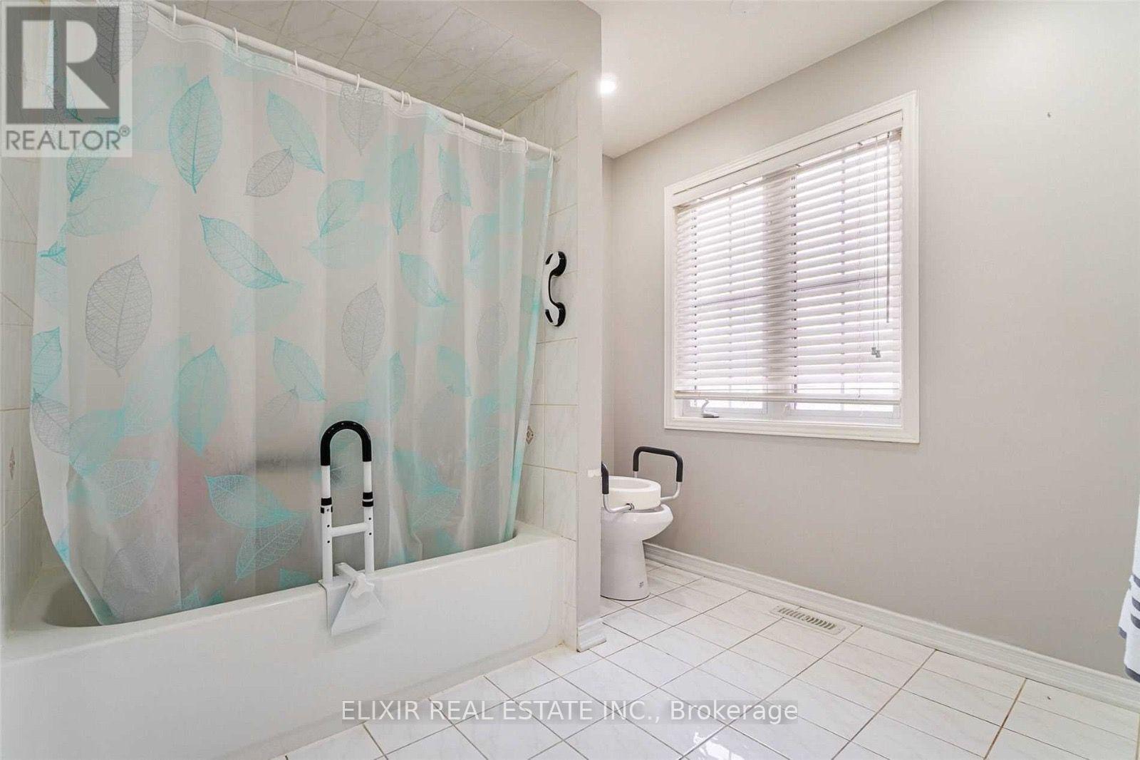Upper Level - 29 Timbertop Crescent, Brampton, Ontario  L6R 3J1 - Photo 25 - W13570182