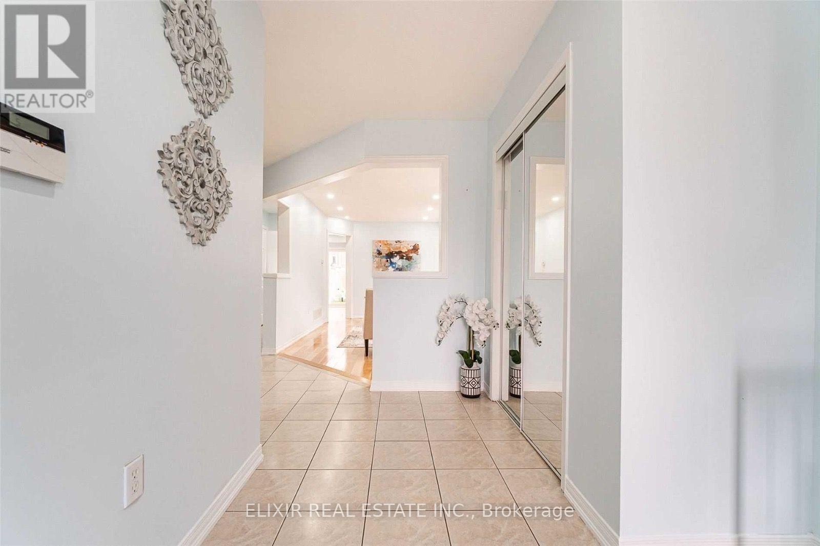 Upper Level - 29 Timbertop Crescent, Brampton, Ontario  L6R 3J1 - Photo 4 - W13570182