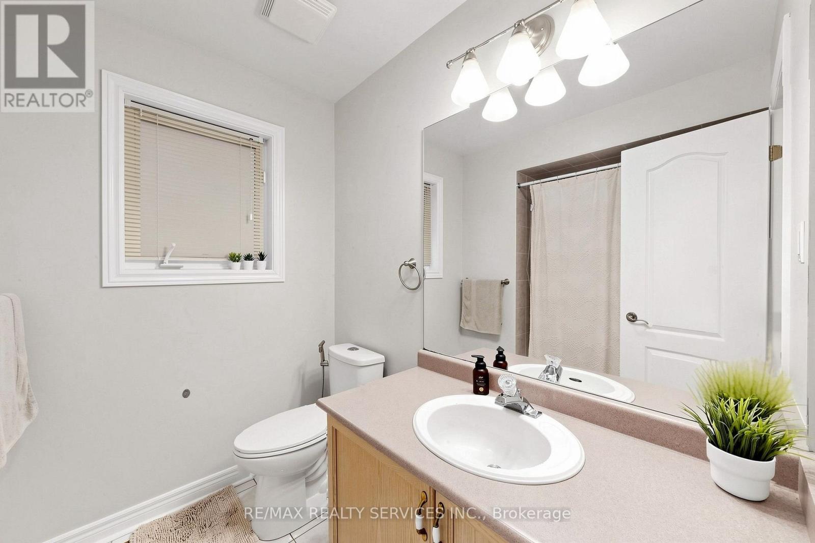 32 Hillpath Crescent, Brampton, Ontario  L6Z 4T9 - Photo 31 - W13570200