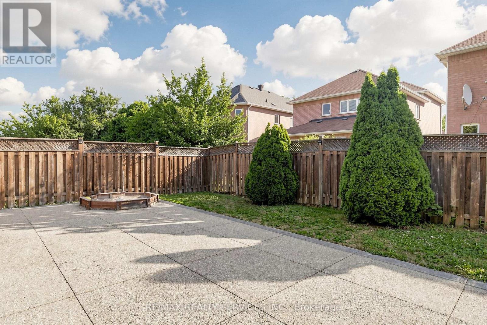 32 Hillpath Crescent, Brampton, Ontario  L6Z 4T9 - Photo 49 - W13570200