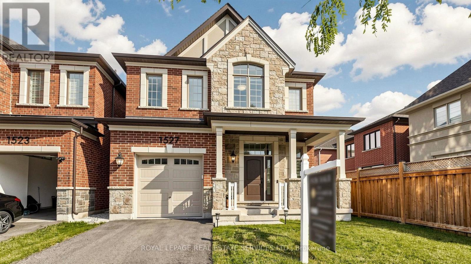 1527 VARELAS PASSAGE, Oakville, Ontario
