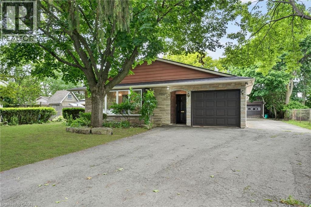 13 WADE Road, Smithville, Ontario
