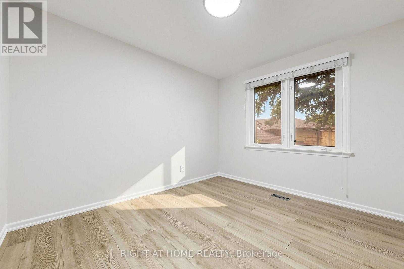 6 Colonnade Road, Toronto, Ontario M2K 2L5 - Photo 11 - C13570284
