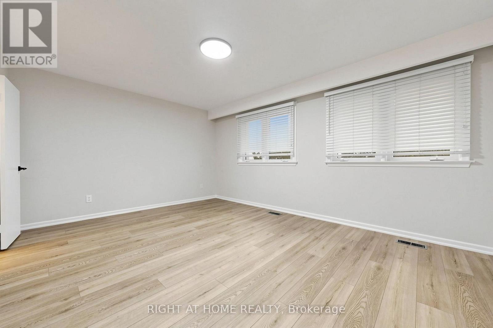 6 Colonnade Road, Toronto, Ontario M2K 2L5 - Photo 8 - C13570284