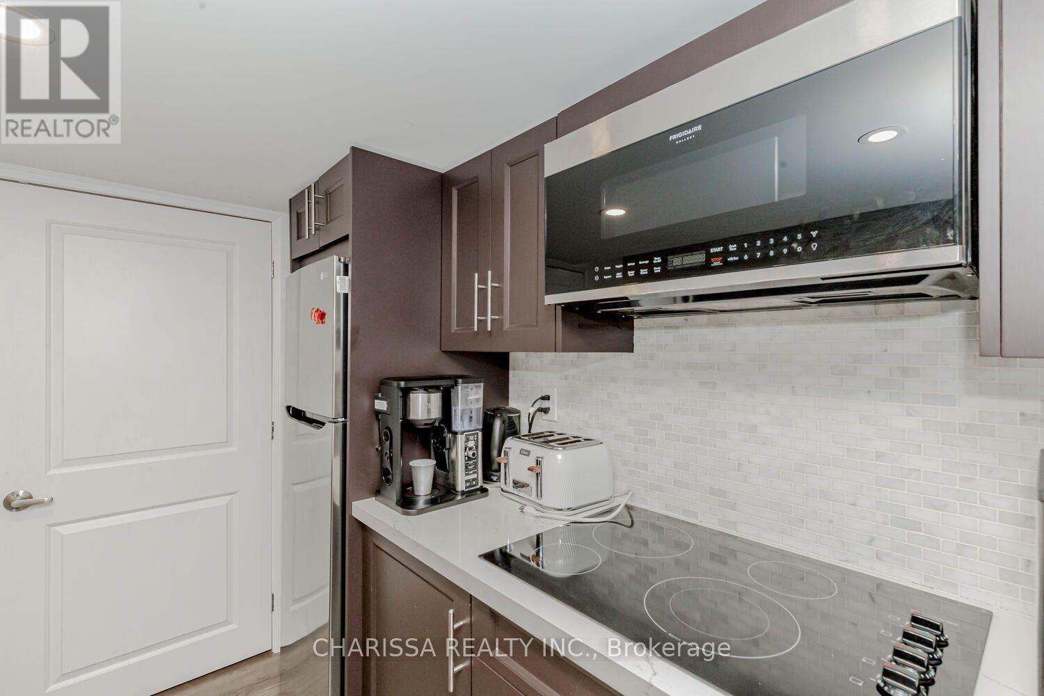 3321 Mintwood Circle, Oakville, Ontario  L6H 7C3 - Photo 10 - W13570288