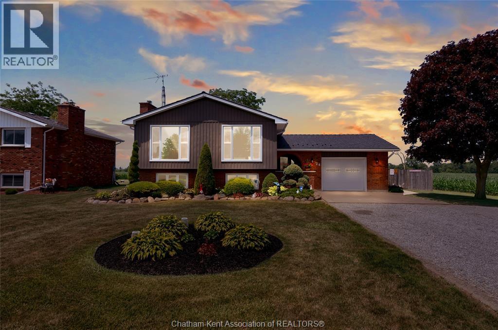 MLS# 26014178: 28 Campbell STREET, Merlin, Canada