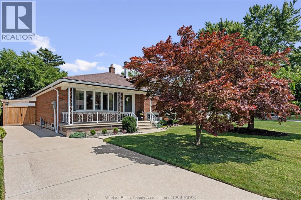 2584 Rivard Ave, Windsor, Ontario  N8T 2H3 - Photo 3 - 26016932