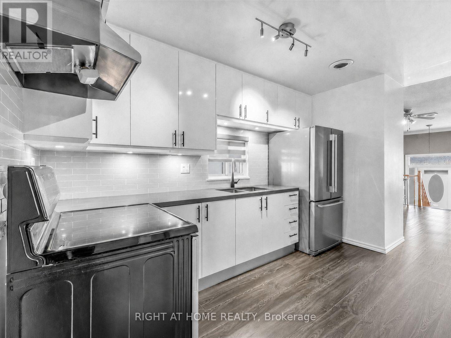 44 Westbourne Avenue, Toronto, Ontario M1L 2Y4 - Photo 8 - E13568422