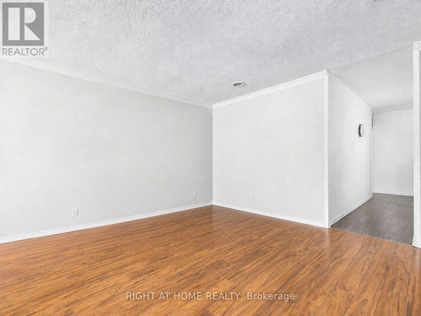 44 Westbourne Avenue, Toronto, Ontario M1L 2Y4 - Photo 5 - E13568422