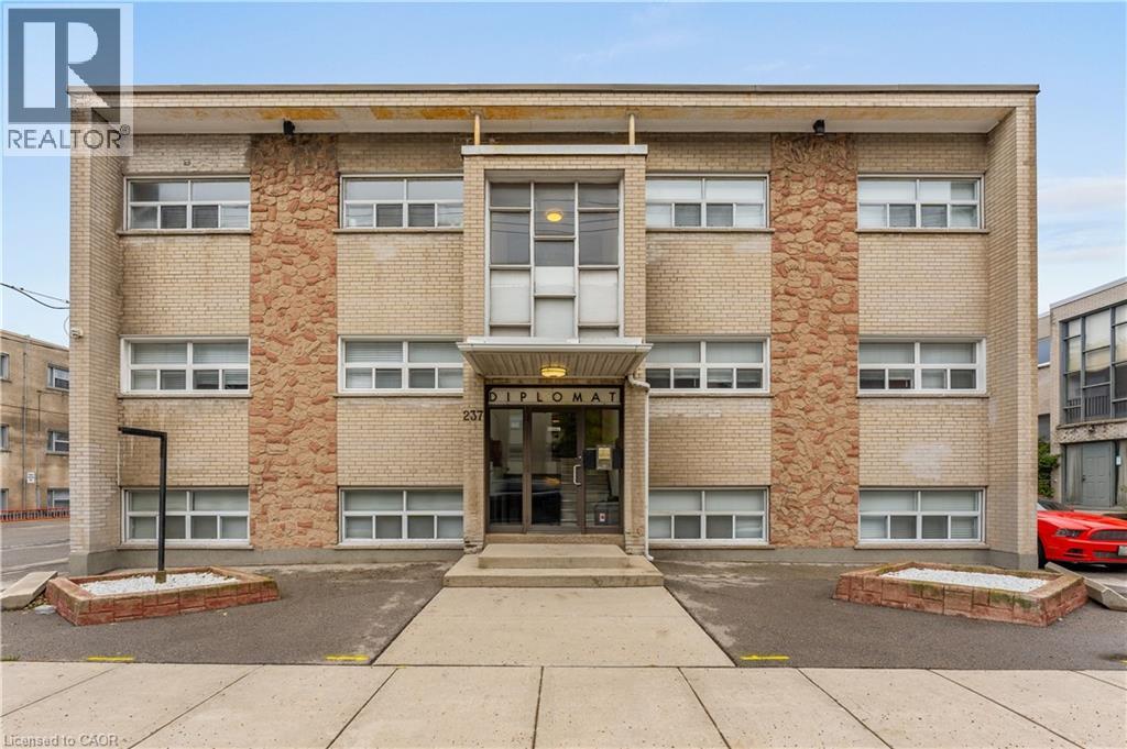 237 MOHAWK Road E Unit# 16