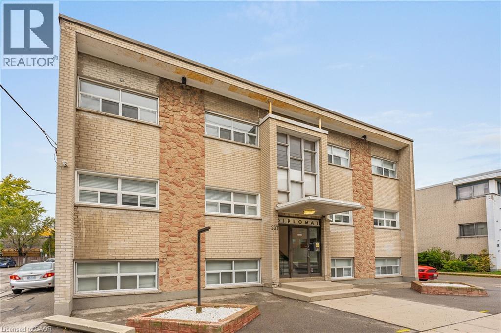 237 Mohawk Road E Unit# 16, Hamilton, Ontario  L9A 2H5 - Photo 3 - 40848685
