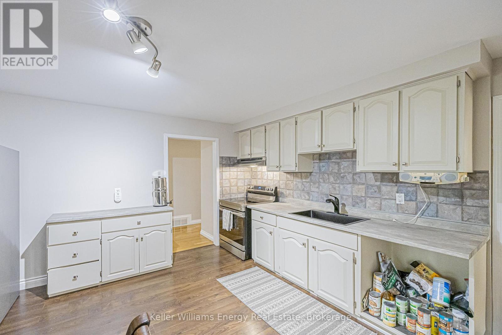 812 Douglas Avenue, Pickering, Ontario  L1W 1N3 - Photo 11 - E13570396