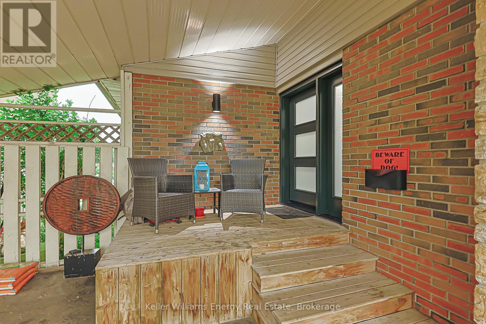 812 Douglas Avenue, Pickering, Ontario  L1W 1N3 - Photo 2 - E13570396