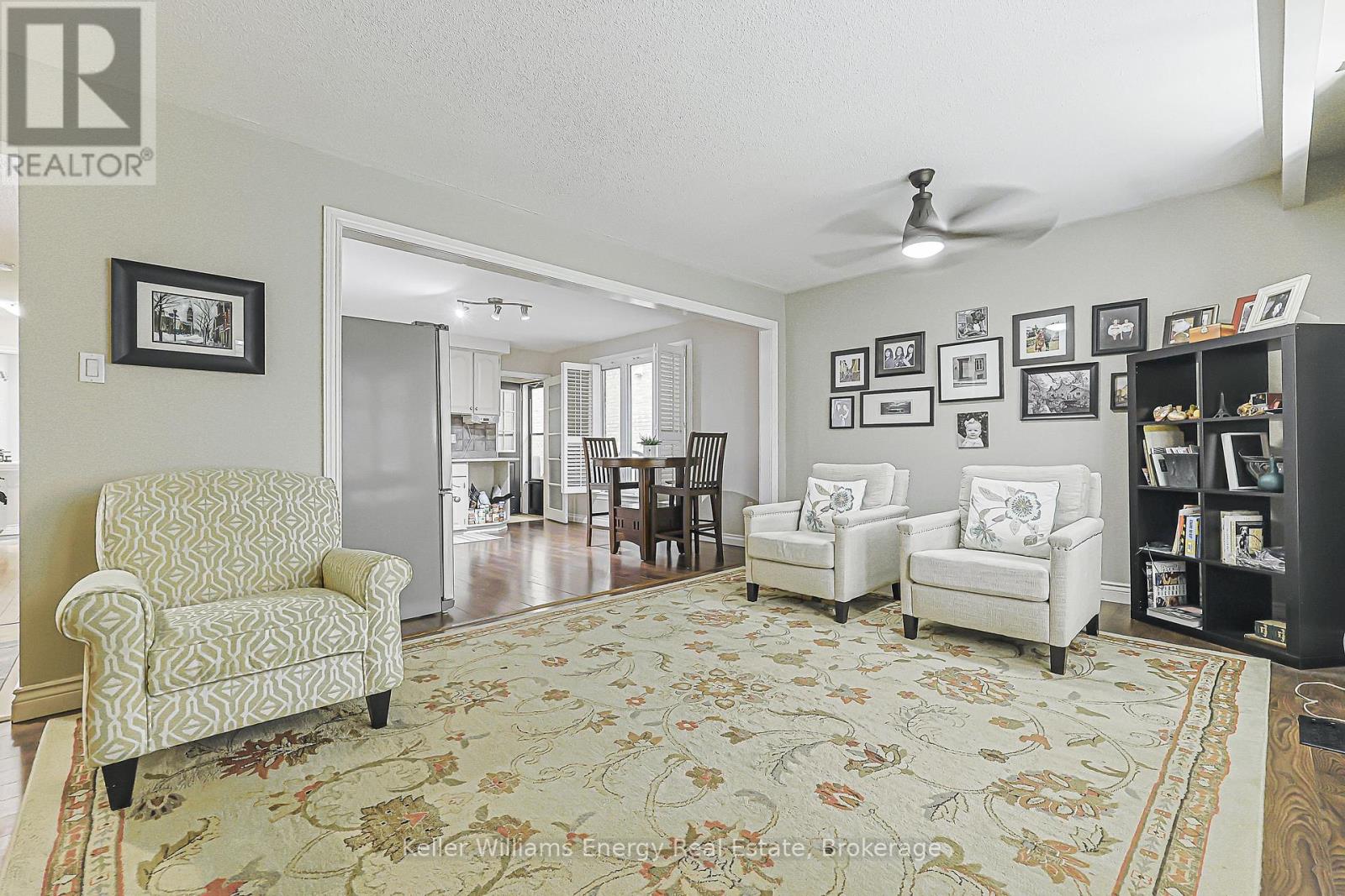 812 Douglas Avenue, Pickering, Ontario  L1W 1N3 - Photo 4 - E13570396