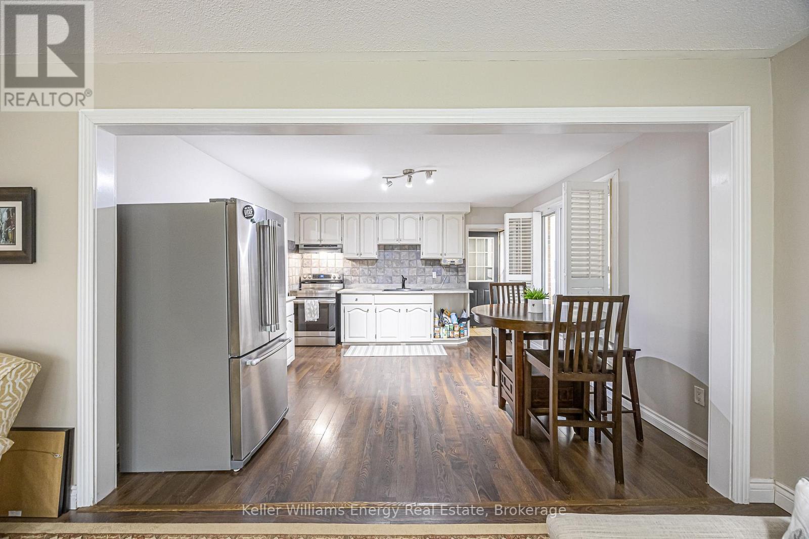 812 Douglas Avenue, Pickering, Ontario  L1W 1N3 - Photo 8 - E13570396