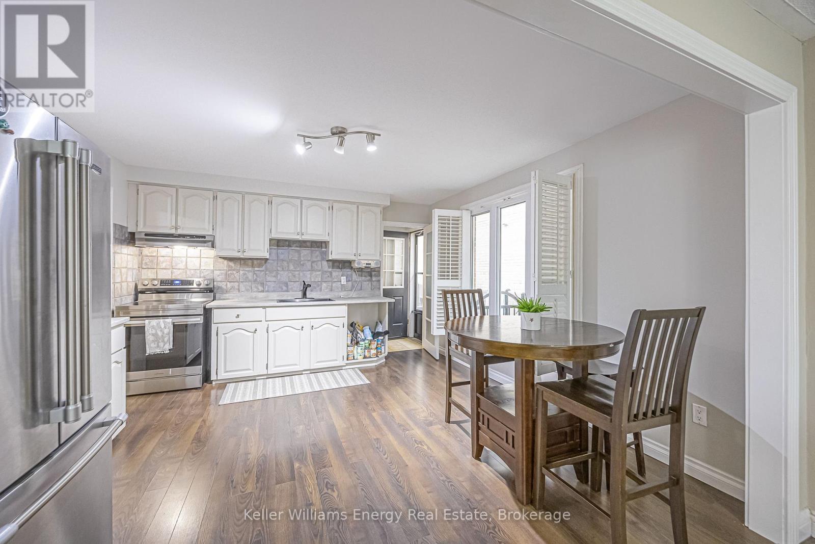812 Douglas Avenue, Pickering, Ontario  L1W 1N3 - Photo 9 - E13570396