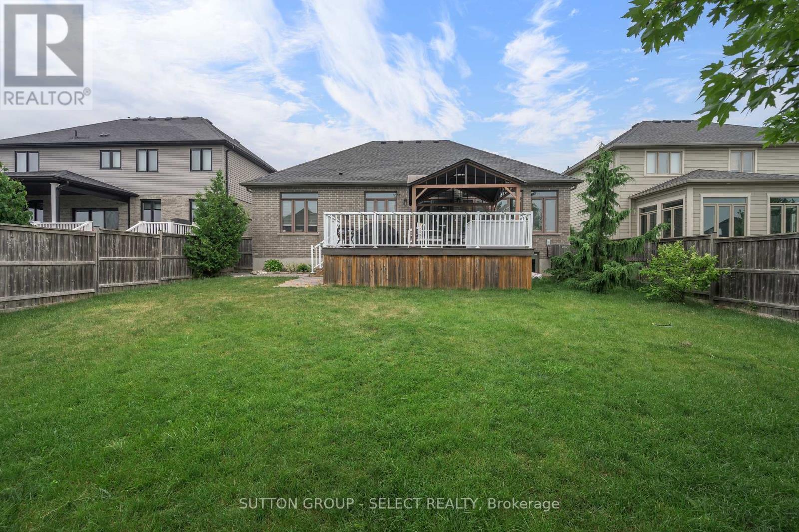 14 Mayapple Crescent, Middlesex Centre, Ontario  N0M 2A0 - Photo 2 - X13570300