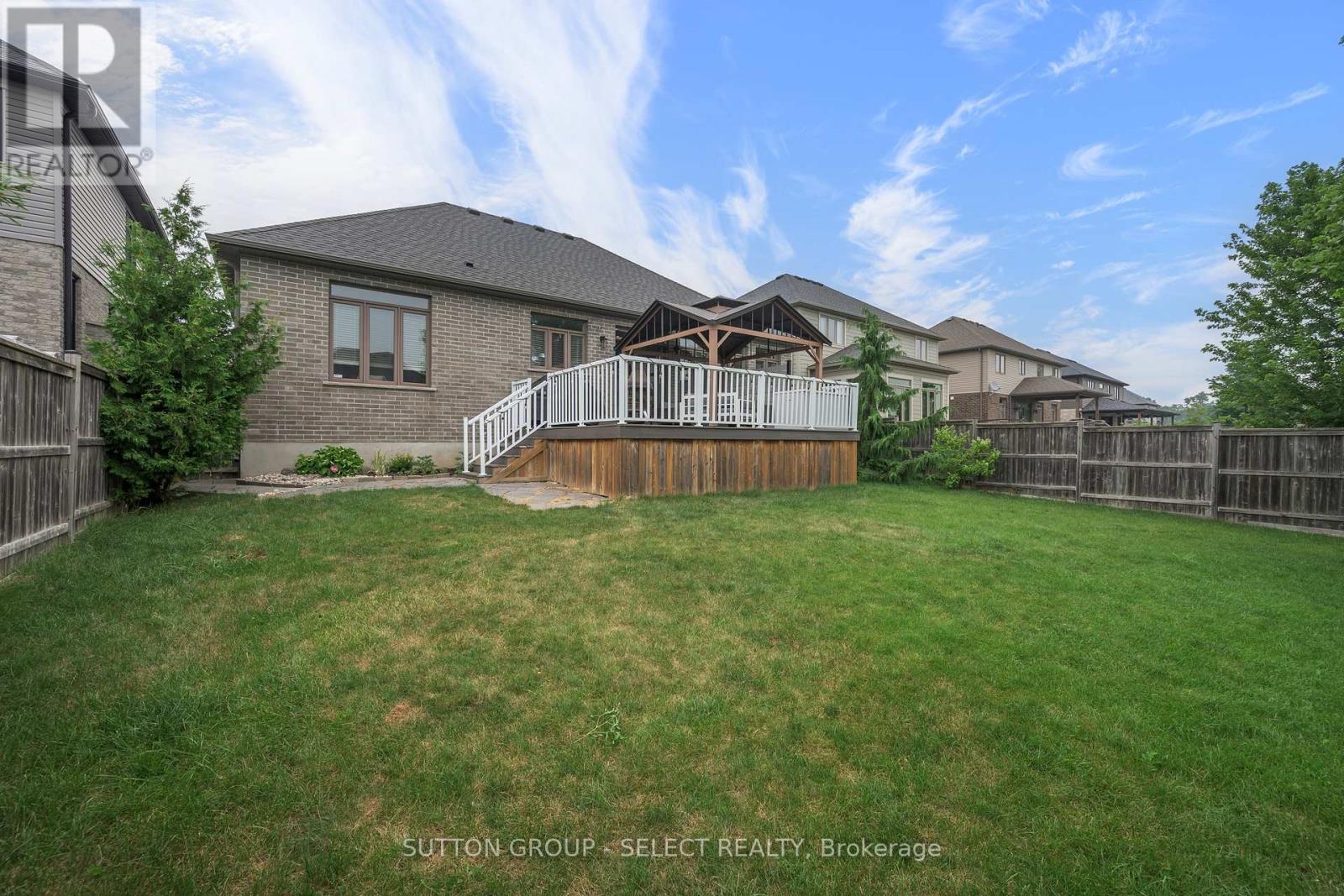 14 Mayapple Crescent, Middlesex Centre, Ontario  N0M 2A0 - Photo 3 - X13570300