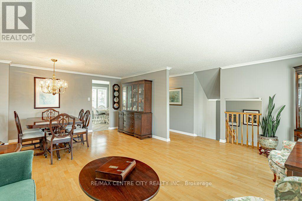 39 Bonnybank Court, Kitchener, Ontario  N2E 3B9 - Photo 12 - X13570340