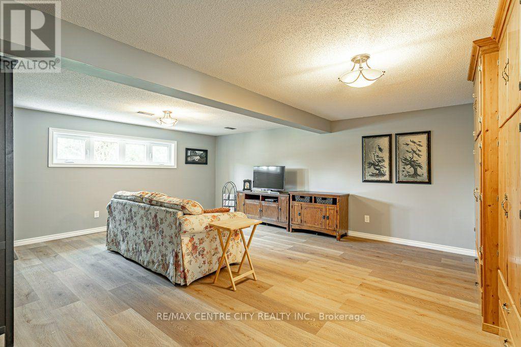 39 Bonnybank Court, Kitchener, Ontario  N2E 3B9 - Photo 26 - X13570340