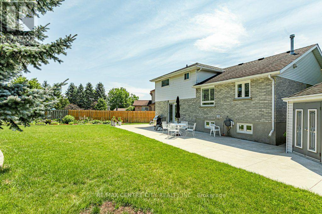 39 Bonnybank Court, Kitchener, Ontario  N2E 3B9 - Photo 31 - X13570340
