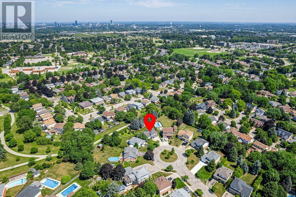 39 Bonnybank Court, Kitchener, Ontario  N2E 3B9 - Photo 36 - X13570340
