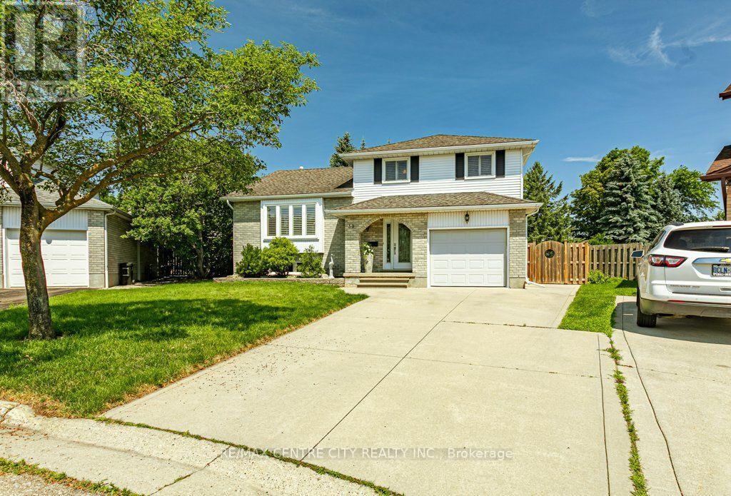 39 Bonnybank Court, Kitchener, Ontario  N2E 3B9 - Photo 4 - X13570340