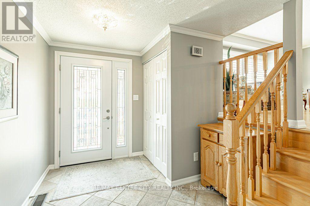 39 Bonnybank Court, Kitchener, Ontario  N2E 3B9 - Photo 5 - X13570340