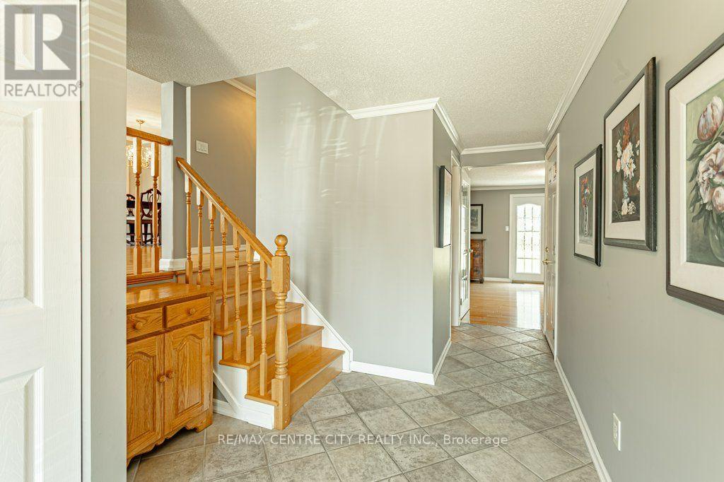 39 Bonnybank Court, Kitchener, Ontario  N2E 3B9 - Photo 6 - X13570340