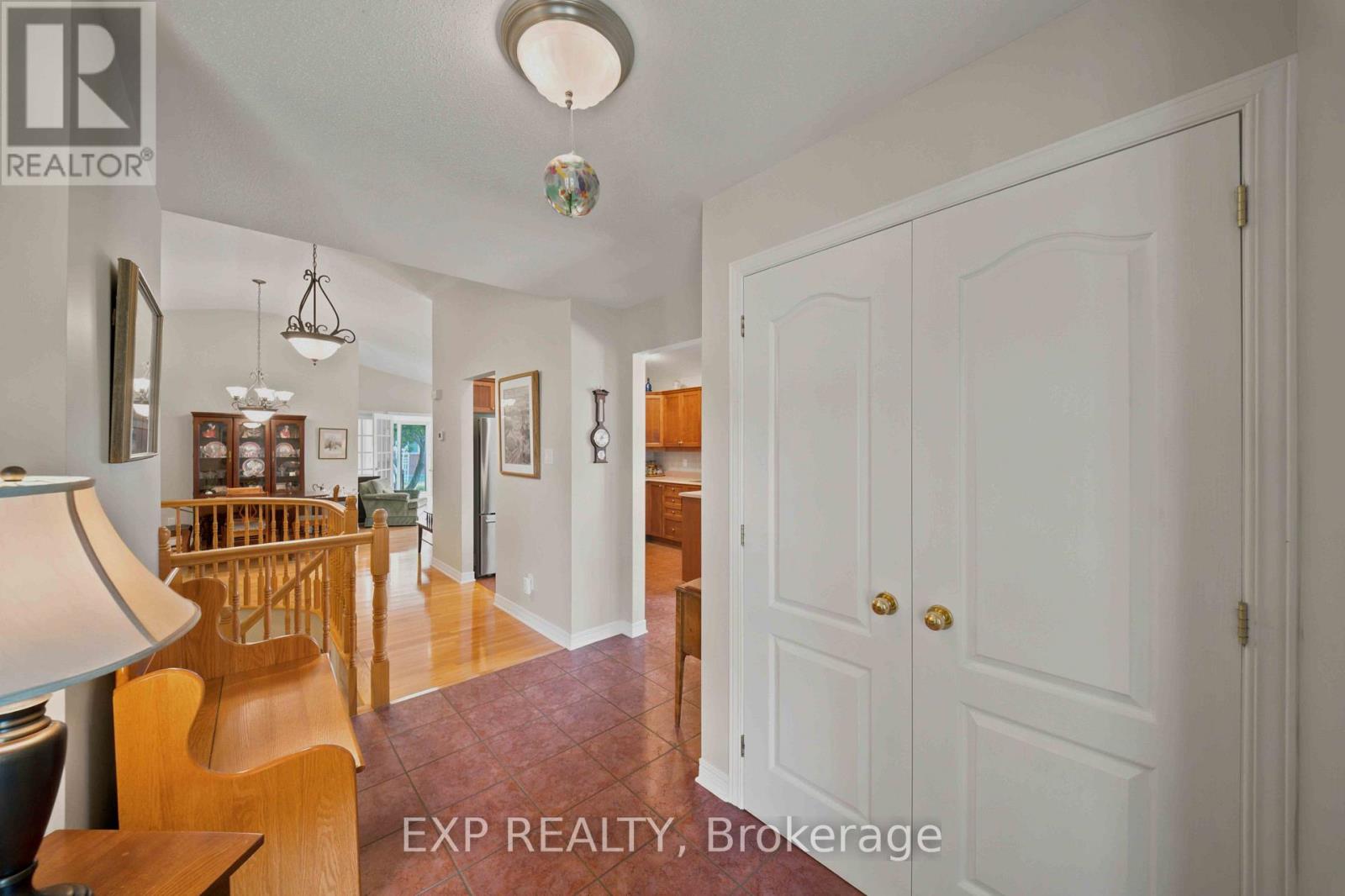805 Hot Springs Way, Ottawa, Ontario  K1V 1R9 - Photo 3 - X13570406